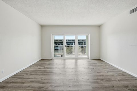 Condominio en venta en Saint Pete Beach, Florida, 2 dormitorios, 105.07 m2 № 2206244 - foto 3