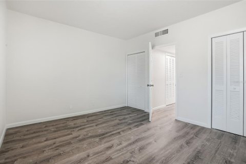 Condominio en venta en Saint Pete Beach, Florida, 2 dormitorios, 105.07 m2 № 2206244 - foto 16