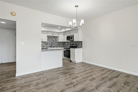 Condominio en venta en Saint Pete Beach, Florida, 2 dormitorios, 105.07 m2 № 2206244 - foto 6