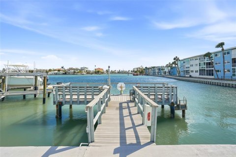 Condominio en venta en Saint Pete Beach, Florida, 2 dormitorios, 105.07 m2 № 2206244 - foto 21