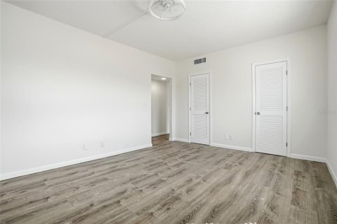 Condominio en venta en Saint Pete Beach, Florida, 2 dormitorios, 105.07 m2 № 2206244 - foto 12