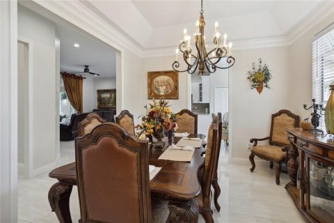 House in Orlando, Florida 4 bedrooms, 227.33 sq.m. № 1741179 - photo 6