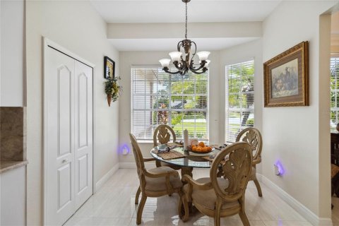 House in Orlando, Florida 4 bedrooms, 227.33 sq.m. № 1741179 - photo 13