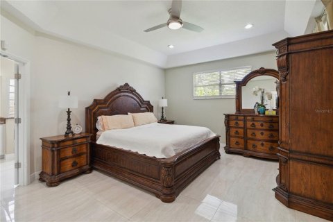 House in Orlando, Florida 4 bedrooms, 227.33 sq.m. № 1741179 - photo 14