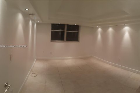 Copropriété à vendre à North Miami, Floride: 1 chambre, 62.52 m2 № 1834235 - photo 2