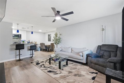 Copropriété à vendre à Saint Petersburg, Floride: 2 chambres, 95.5 m2 № 2101398 - photo 4