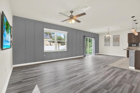 House in Valrico, Florida 4 bedrooms, 187.85 sq.m. № 1903454 - photo 7