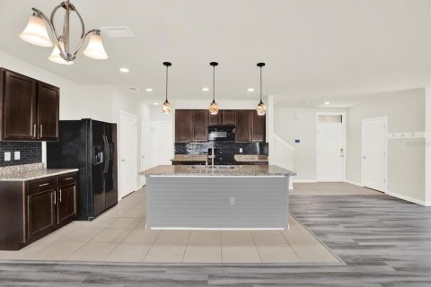 House in Valrico, Florida 4 bedrooms, 187.85 sq.m. № 1903454 - photo 16