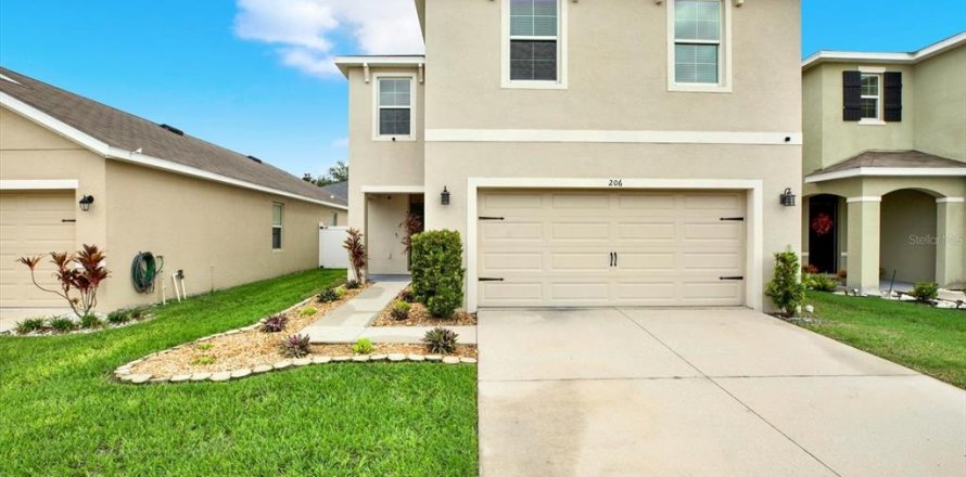 House in Valrico, Florida 4 bedrooms, 187.85 sq.m. № 1903454