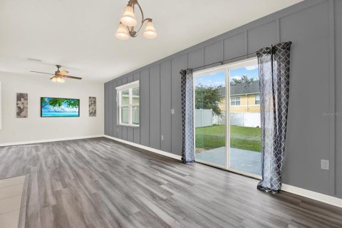 House in Valrico, Florida 4 bedrooms, 187.85 sq.m. № 1903454 - photo 6