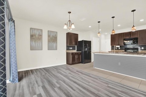 House in Valrico, Florida 4 bedrooms, 187.85 sq.m. № 1903454 - photo 15