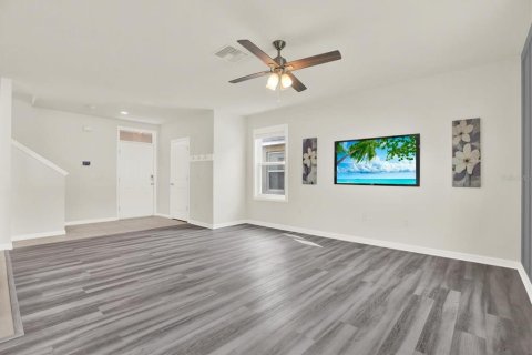 House in Valrico, Florida 4 bedrooms, 187.85 sq.m. № 1903454 - photo 11