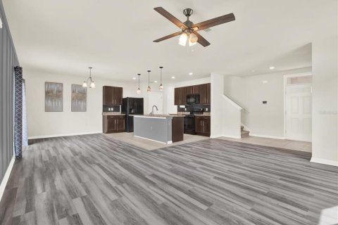 House in Valrico, Florida 4 bedrooms, 187.85 sq.m. № 1903454 - photo 8