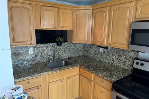 Condominio en venta en Miami, Florida, 1 dormitorio, 65.77 m2 № 1617580 - foto 10