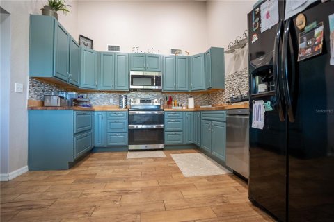 Купить виллу или дом в Лейк-Уэльс, Флорида 6 комнат, 157.19м2, № 2359412 - фото 30