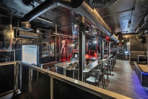 Купить коммерческую недвижимость в Майами, Флорида № 1985184 - фото 19