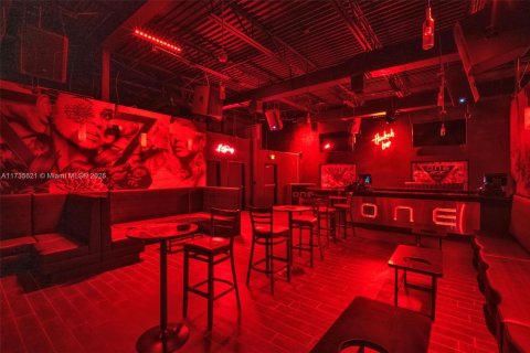 Купить коммерческую недвижимость в Майами, Флорида № 1985184 - фото 27