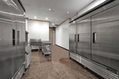 Купить коммерческую недвижимость в Майами, Флорида № 1985184 - фото 6