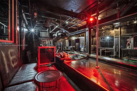 Купить коммерческую недвижимость в Майами, Флорида № 1985184 - фото 20