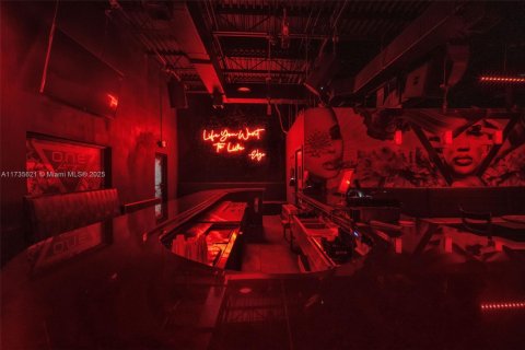 Купить коммерческую недвижимость в Майами, Флорида № 1985184 - фото 24