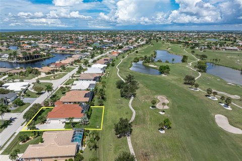 Villa ou maison à vendre à Punta Gorda, Floride: 3 chambres, 213.58 m2 № 2349156 - photo 2