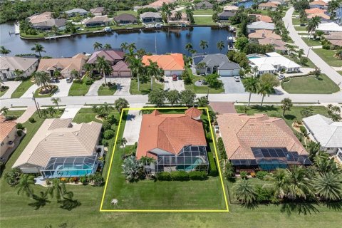Villa ou maison à vendre à Punta Gorda, Floride: 3 chambres, 213.58 m2 № 2349156 - photo 4