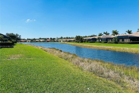 Снять в аренду виллу или дом в Форт Майерс, Флорида 4 спальни, 242.1м2, № 2034199 - фото 30