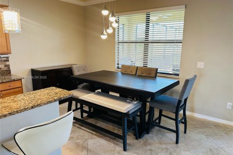 Снять в аренду виллу или дом в Форт Майерс, Флорида 4 спальни, 242.1м2, № 2034199 - фото 11