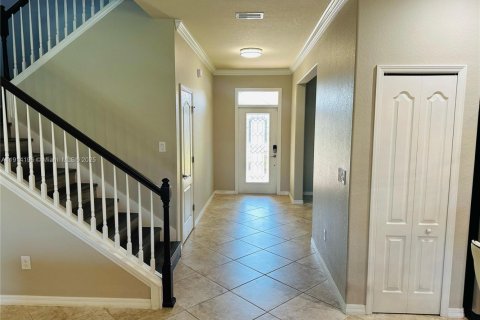 Снять в аренду виллу или дом в Форт Майерс, Флорида 4 спальни, 242.1м2, № 2034199 - фото 6