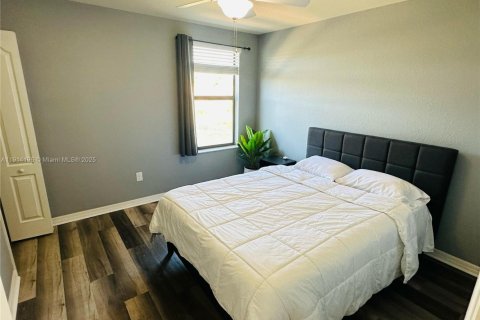 Снять в аренду виллу или дом в Форт Майерс, Флорида 4 спальни, 242.1м2, № 2034199 - фото 7