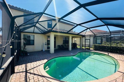 Снять в аренду виллу или дом в Форт Майерс, Флорида 4 спальни, 242.1м2, № 2034199 - фото 5