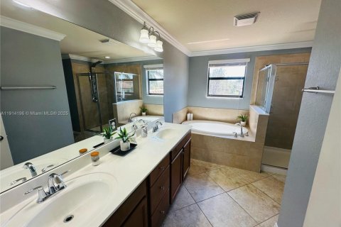 Снять в аренду виллу или дом в Форт Майерс, Флорида 4 спальни, 242.1м2, № 2034199 - фото 22