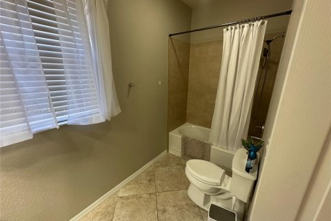 Снять в аренду виллу или дом в Форт Майерс, Флорида 4 спальни, 242.1м2, № 2034199 - фото 15