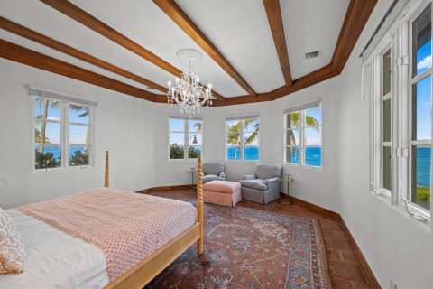 House in Palm Beach, Florida 6 bedrooms, 502.6 sq.m. № 2087710 - photo 28