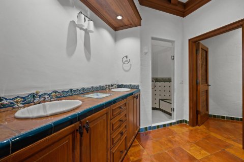 House in Palm Beach, Florida 6 bedrooms, 502.6 sq.m. № 2087710 - photo 29