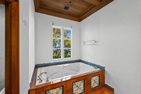 House in Palm Beach, Florida 6 bedrooms, 502.6 sq.m. № 2087710 - photo 30