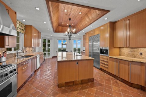 House in Palm Beach, Florida 6 bedrooms, 502.6 sq.m. № 2087710 - photo 13