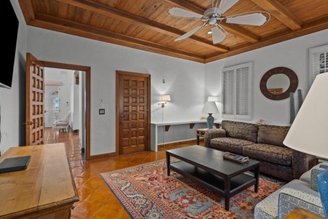 House in Palm Beach, Florida 6 bedrooms, 502.6 sq.m. № 2087710 - photo 11
