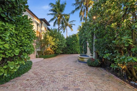 House in Palm Beach, Florida 6 bedrooms, 502.6 sq.m. № 2087710 - photo 2