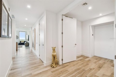Condo in Tampa, Florida, 3 bedrooms  № 1786231 - photo 8