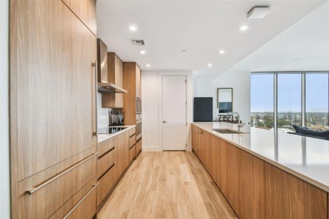 Condo in Tampa, Florida, 3 bedrooms  № 1786231 - photo 17