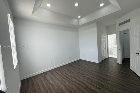 Снять в аренду кондоминиум в Майами, Флорида 2 спальни, 111.95м2, № 1967487 - фото 15