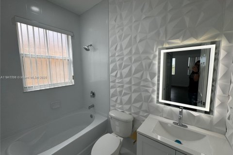 Снять в аренду кондоминиум в Майами, Флорида 2 спальни, 111.95м2, № 1967487 - фото 16