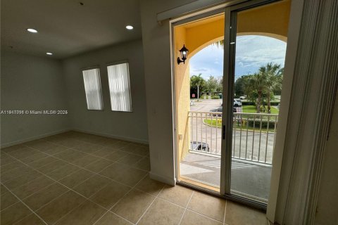 Снять в аренду кондоминиум в Майами, Флорида 2 спальни, 111.95м2, № 1967487 - фото 9