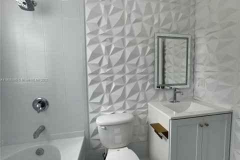 Снять в аренду кондоминиум в Майами, Флорида 2 спальни, 111.95м2, № 1967487 - фото 21