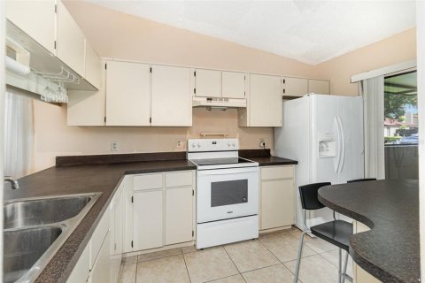 Duplex in Orlando, Florida 2 bedrooms, 95.04 sq.m. № 1828114 - photo 8