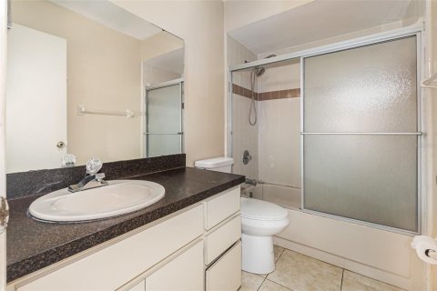Duplex in Orlando, Florida 2 bedrooms, 95.04 sq.m. № 1828114 - photo 16
