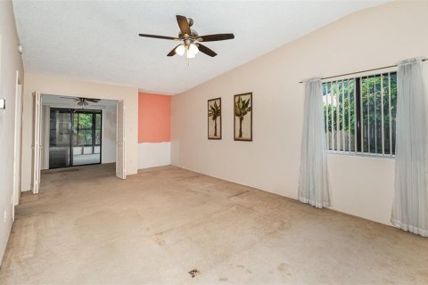 Duplex in Orlando, Florida 2 bedrooms, 95.04 sq.m. № 1828114 - photo 5
