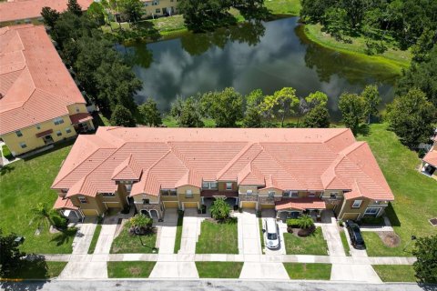 Touwnhouse à vendre à Kissimmee, Floride: 4 chambres, 173.91 m2 № 2334234 - photo 8