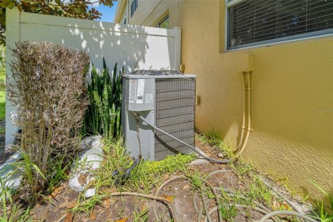 Touwnhouse à vendre à Kissimmee, Floride: 4 chambres, 173.91 m2 № 2334234 - photo 25